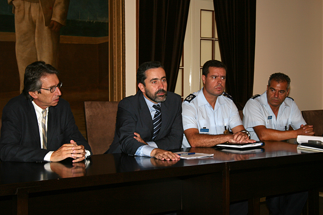 Táxi Seguro na Póvoa de Varzim - Segurança ao alcance de um botão em sessão de esclarecimento