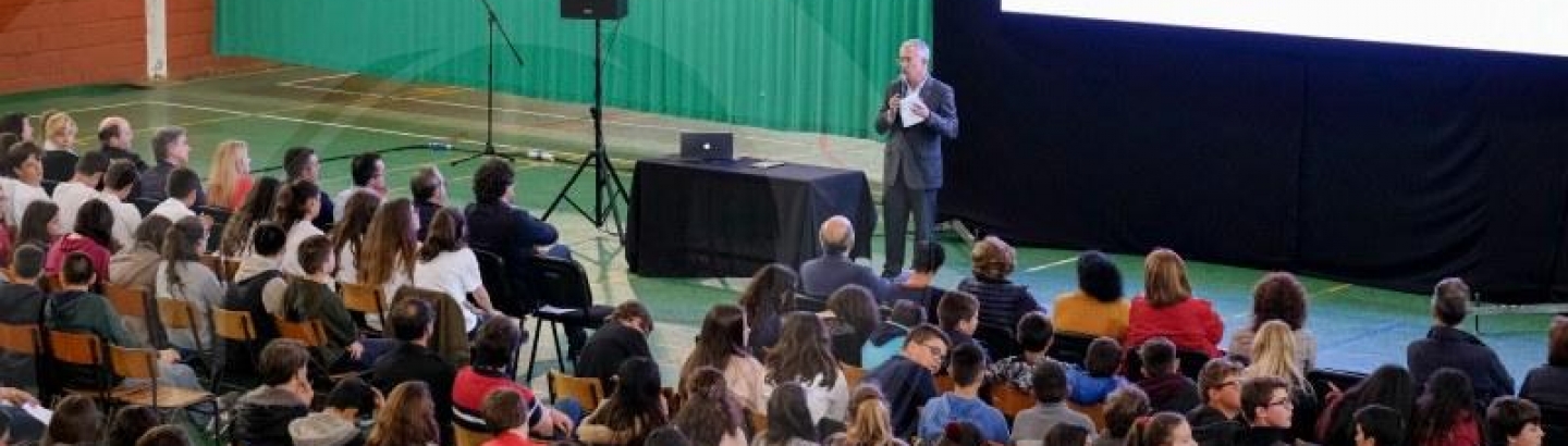 "Tenho vergonha desta escola. Mas, finalmente, tudo vai mudar"