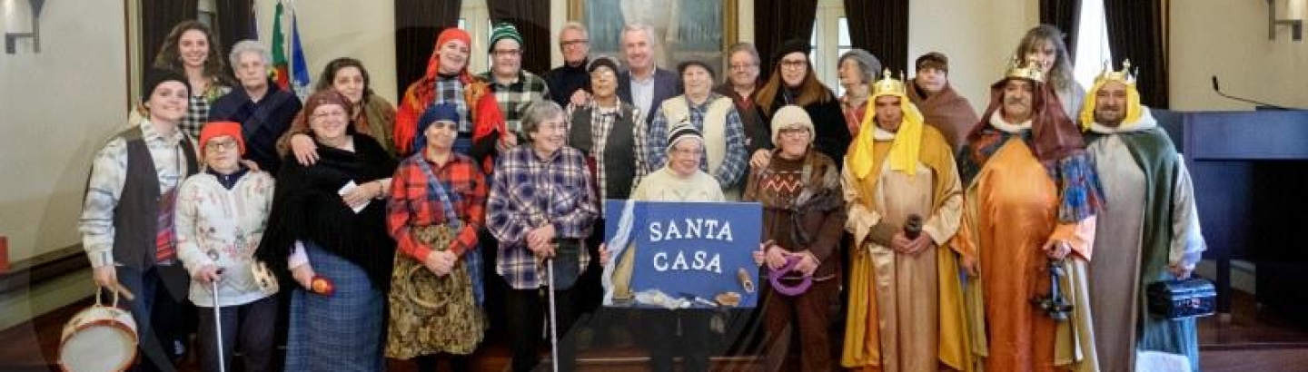Vários grupos cantaram as Janeiras na Câmara Municipal