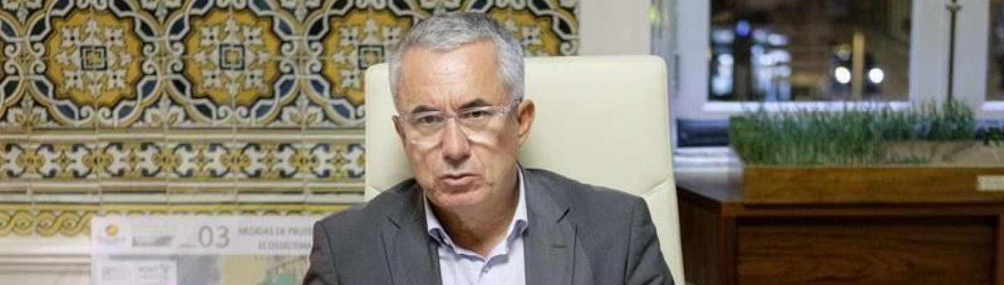 Voto de Louvor a funcionário público