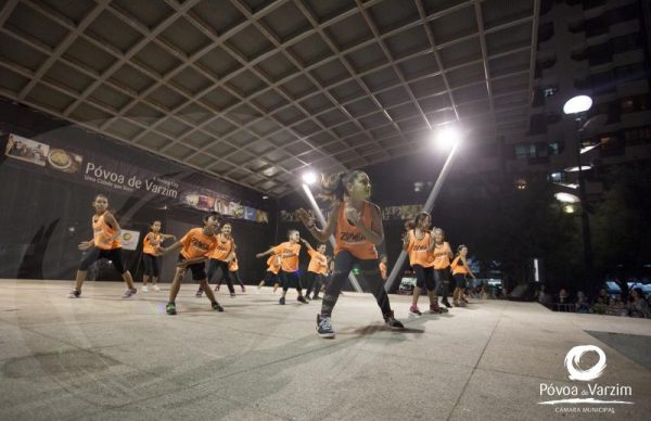 Espetáculo de Dança, pelo G.R.E. Bonfim