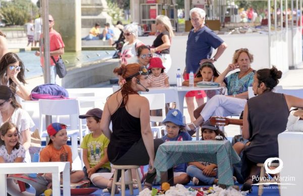 Espetáculo de teatro A casa da mosca fosca, pelo Som do Algodão