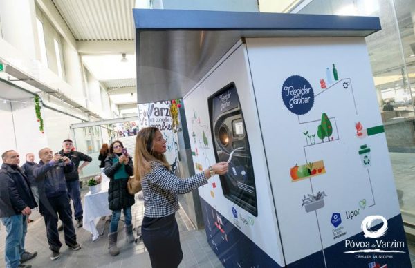 Inauguração da máquina de receção de resíduos valorizáveis “Reciclar para ganhar”