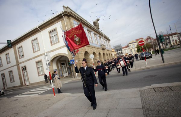 Desfile ao Monumento à Peixeira