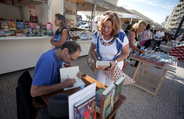 Sessão de autógrafos com Richard Zimler