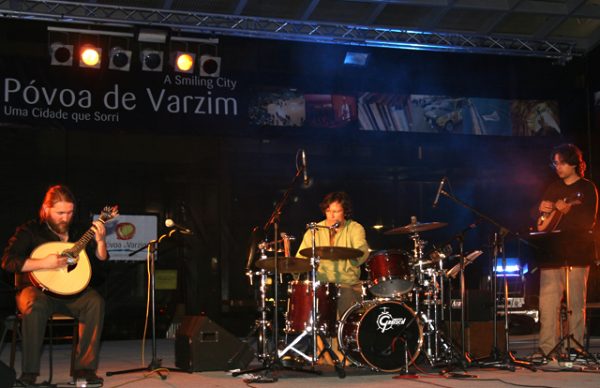 Domingo, 03