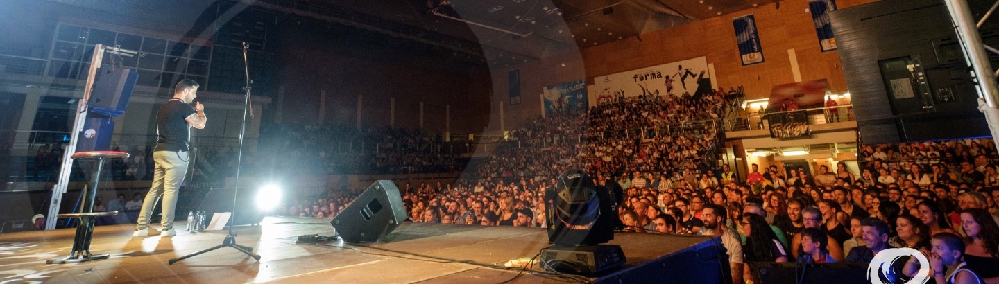 Pavilhão Municipal lotado para a melhor comédia nacional