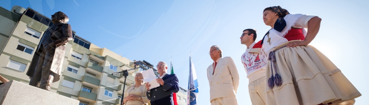 Município homenageia Santos Graça com monumento