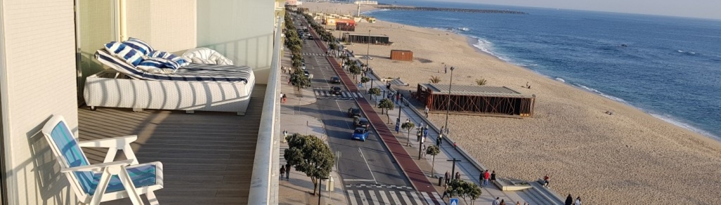 APARTAMENTO FRENTE AO MAR