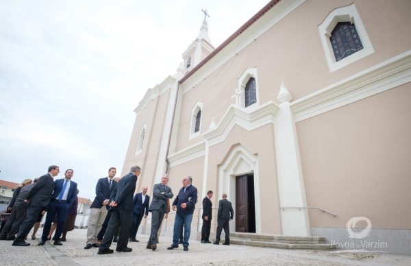 Igreja de Aguçadoura com nova imagem