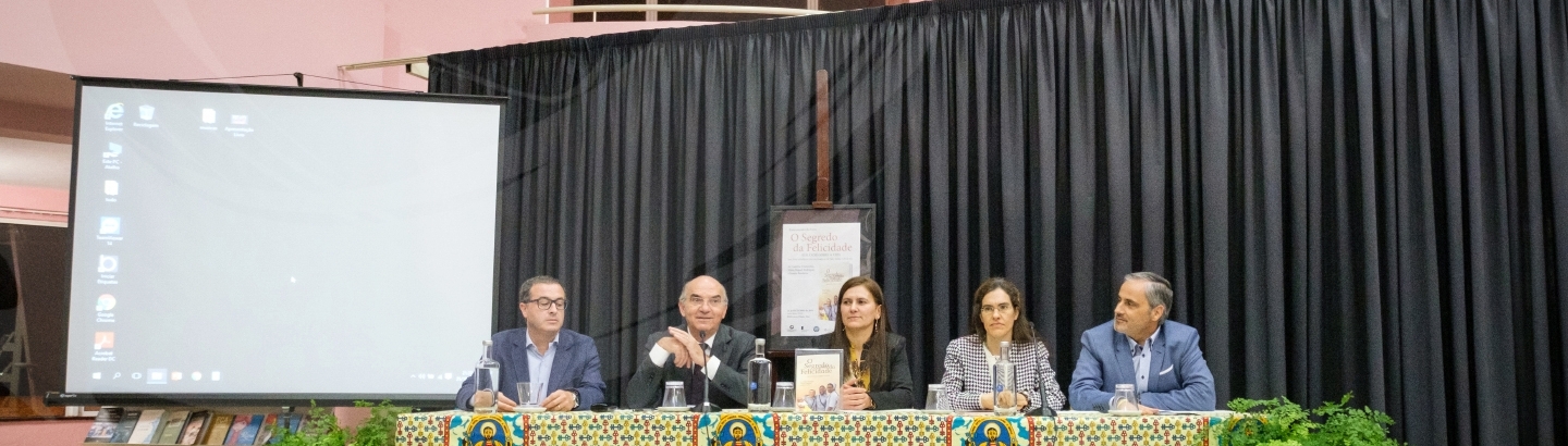 Livro solidário apresentado no Diana-Bar