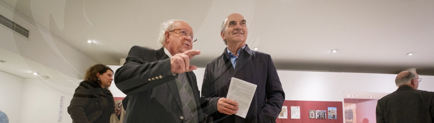 Exposição «Espólio Queirosiano» de Paulo Sá Machado na Biblioteca Municipal