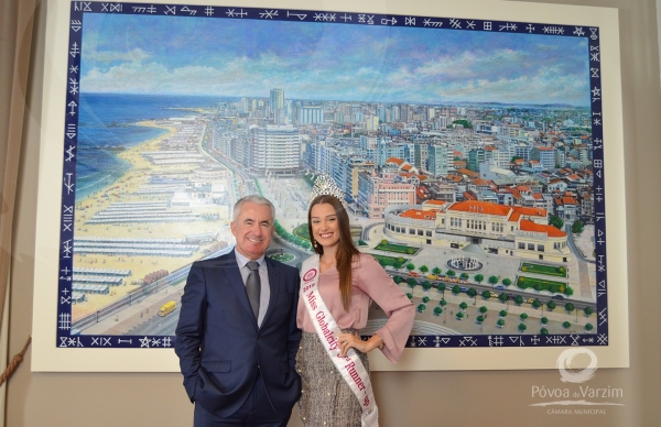 Recém-coroada Telma Madeira visitou os Paços do Concelho