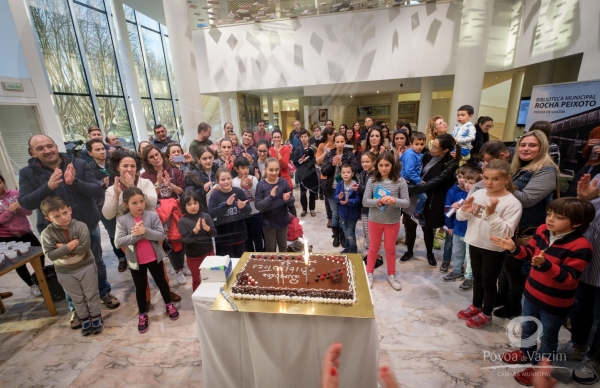 Sopraram-se 28 velas na Biblioteca Municipal