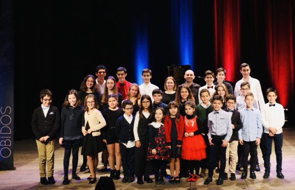 Alunos da Escola de Música participam em concerto solidário, em Óbidos