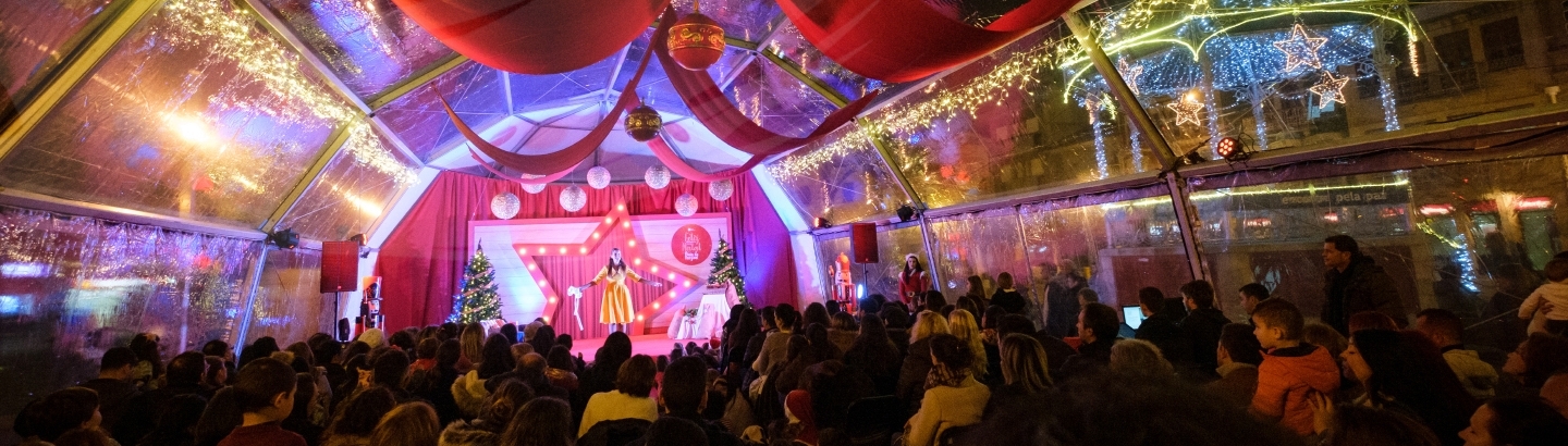 Espetáculos musicais iluminam Palácio do Natal