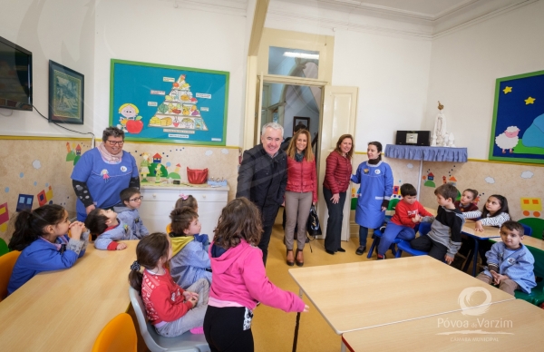 “A presença humana é o melhor que podemos dar”. Presidente visitou instituições.