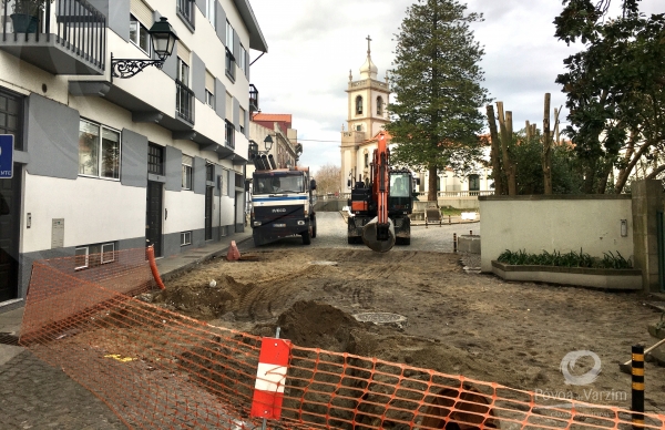 Requalificação do Bairro da Matriz: trabalhos na Rua Sr.ª do Monte