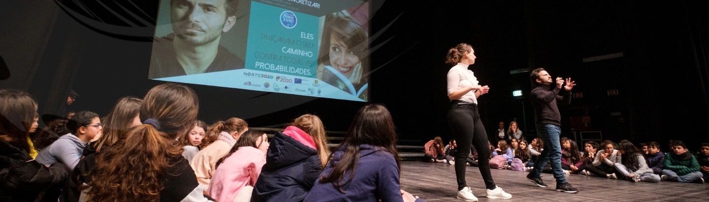 Tiago Castro e Marine Antunes conversam sobre bullying com jovens poveiros