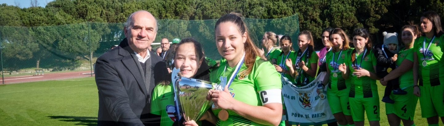 Leões da Lapa FC ergue Supertaça de futebol feminino