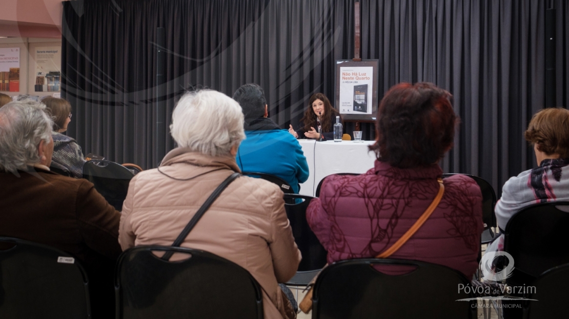 Apresentação do livro Não há luz neste quarto, de Helga Lima 8