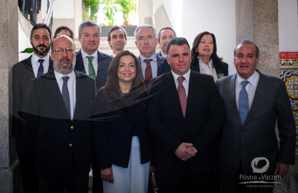 Assinado protocolo para estudos de alargamento da rede de metro do Porto