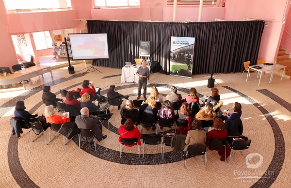 “A aprender é que se ensina”: Correntes em Rede promove oficinas de escrita