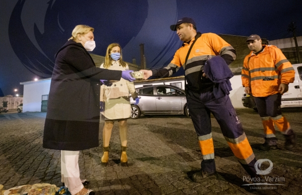 Noite “adocicada” para os funcionários da limpeza urbana da Póvoa de Varzim