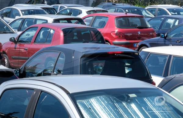 Parques de estacionamento da Rua do Varzim Sport Club e Avenida dos Pescadores deixam de ser tarifados