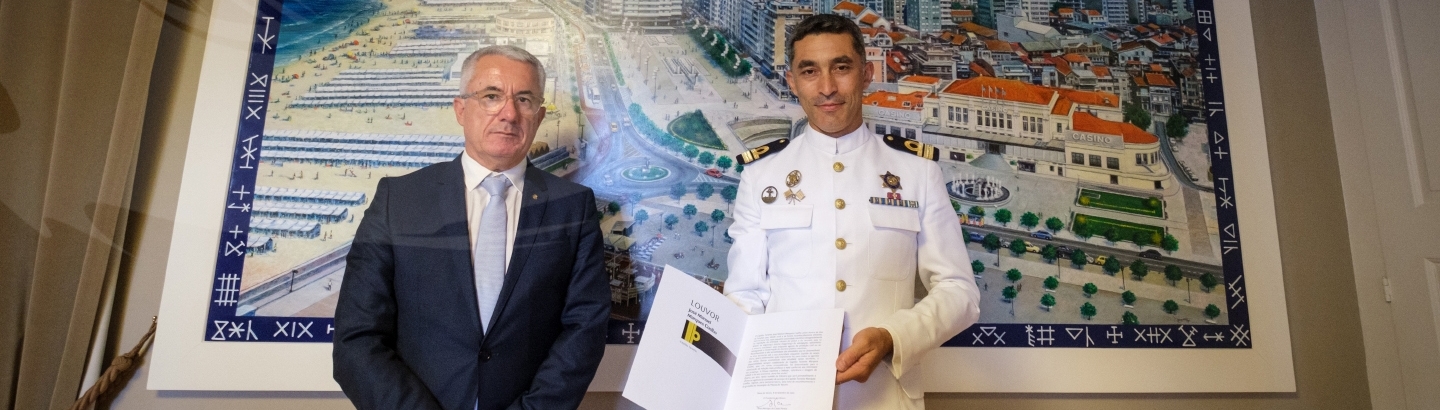 Presidente da Câmara Municipal agracia Capitão Tenente com Voto de Louvor