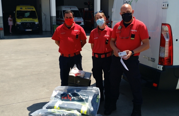 Bombeiros da Póvoa recebem donativos resultantes da recolha seletiva Porta-a-Porta