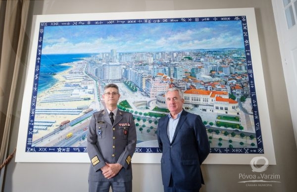 Comandante da Escola dos Serviços apresenta cumprimentos de despedida