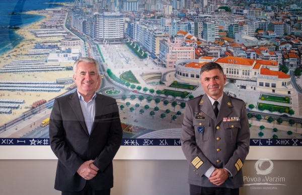 Presidente da Câmara recebe novo Comandante da Escola dos Serviços