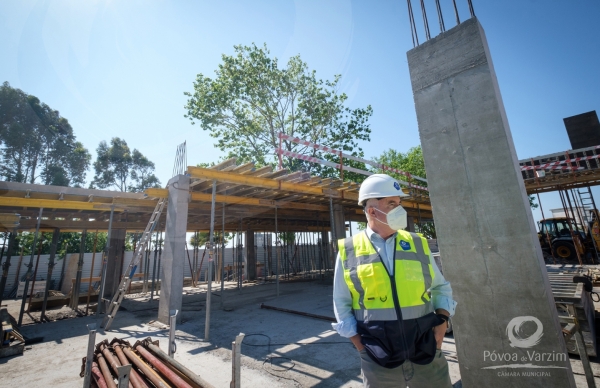 Obras nas Escolas da Giesteira e das Machuqueiras em bom ritmo