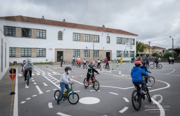 “É Bom Pedalar Aqui!”: Alunos poveiros aprendem a andar de bicicleta na escola