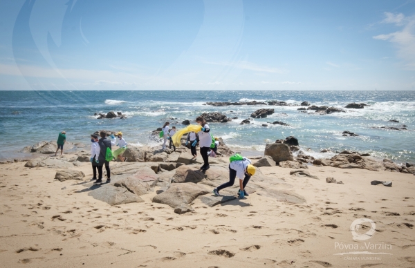 "Vamos limpar a nossa praia"
