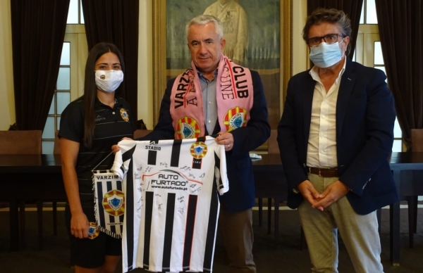 Presidente da Câmara recebe Equipa feminina do Varzim SC/CSB de Amorim