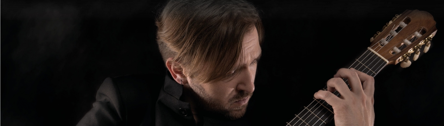 Músico Bruno Ribeiro atua no Garrett