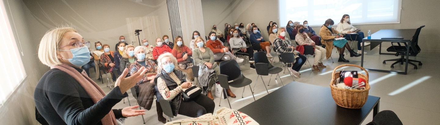 Mais de 50 participantes em workshop da Camisola Poveira