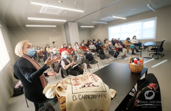 Mais de 50 participantes em workshop da Camisola Poveira