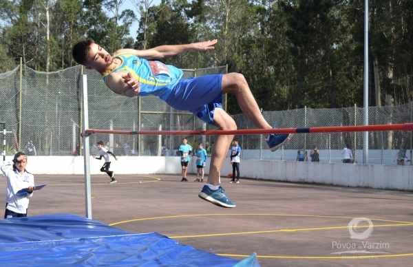 Mais de 300 atletas na estreia das provas de pista do Plano de Promoção de Atletismo