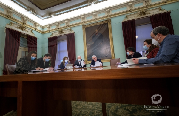 Câmara Municipal não aceita transferência de competências nas áreas da Educação e da Saúde