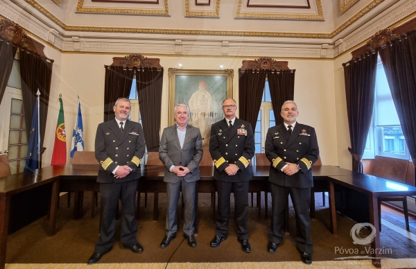 Presidente da Câmara recebe Contra-Almirante Noronha Bragança nos Paços do Concelho