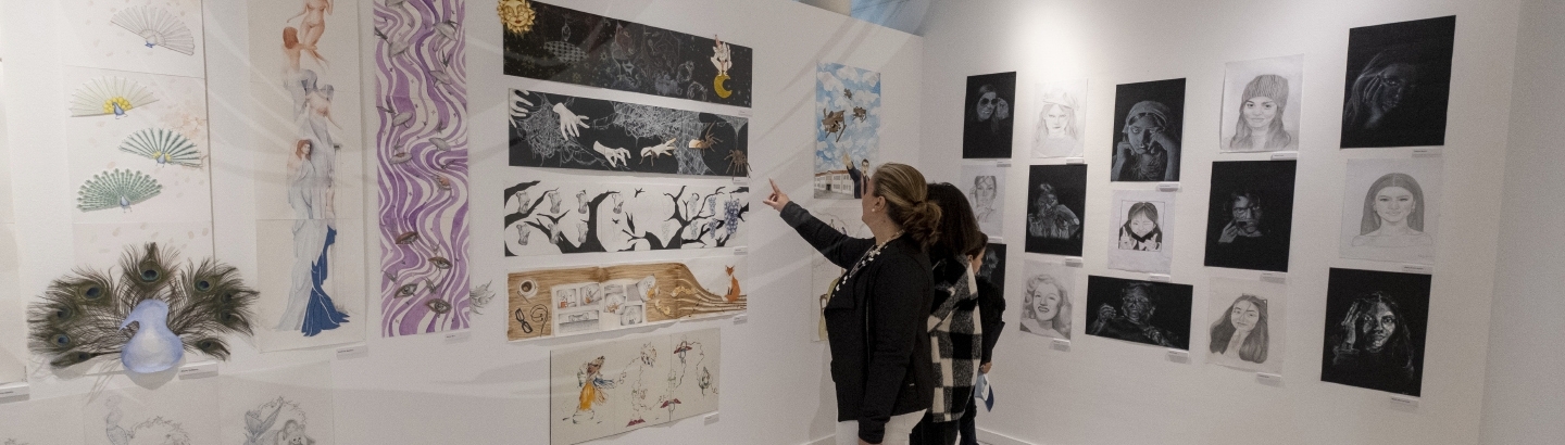 ARTESEQ 2022: alunos expõem trabalhos artísticos na Biblioteca Municipal