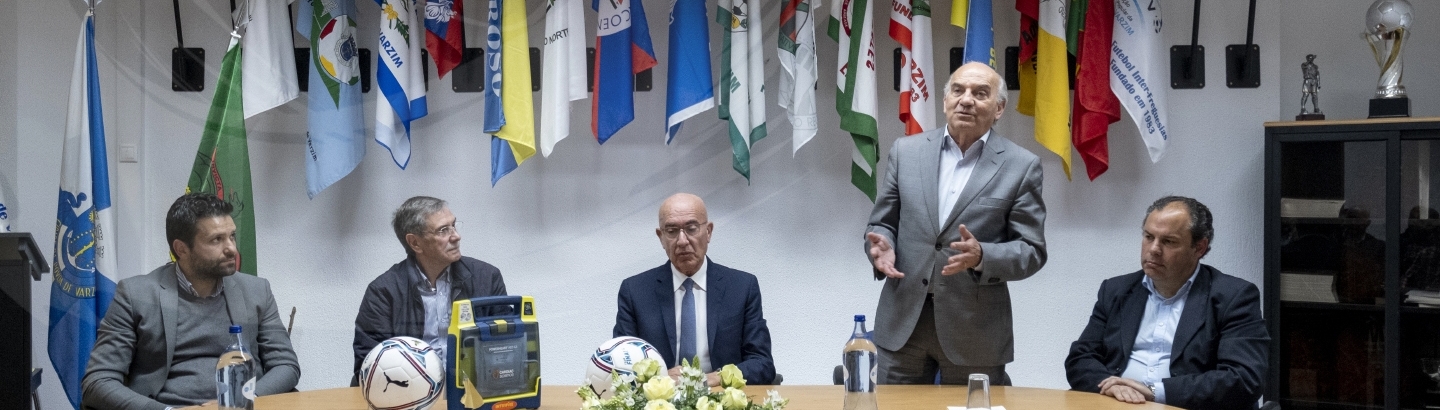 Associação de Futebol Popular da Póvoa de Varzim recebe novo desfibrilhador