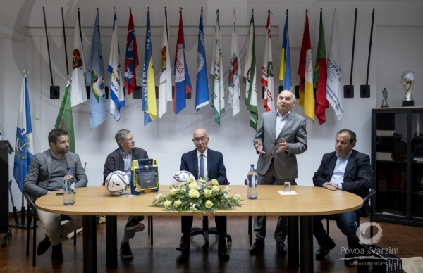 Associação de Futebol Popular da Póvoa de Varzim recebe novo desfibrilhador