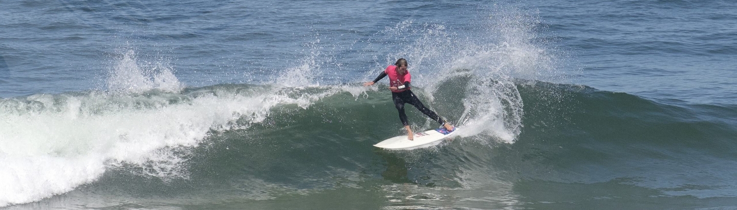 Concurso público para escolas de surf nas praias