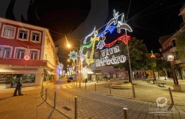 O nosso Santo já está na rua: veja aqui as fotos dos tronos!