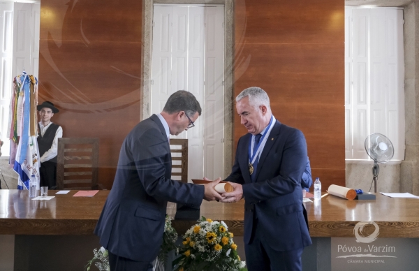 Presidente da Câmara distinguido com a Medalha de Ouro de São Pedro de Rates