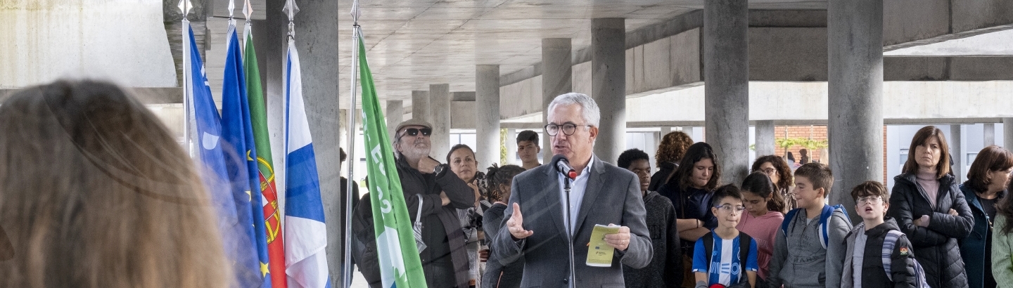 Escola Flávio Gonçalves ganha novo Jardim Botânico
